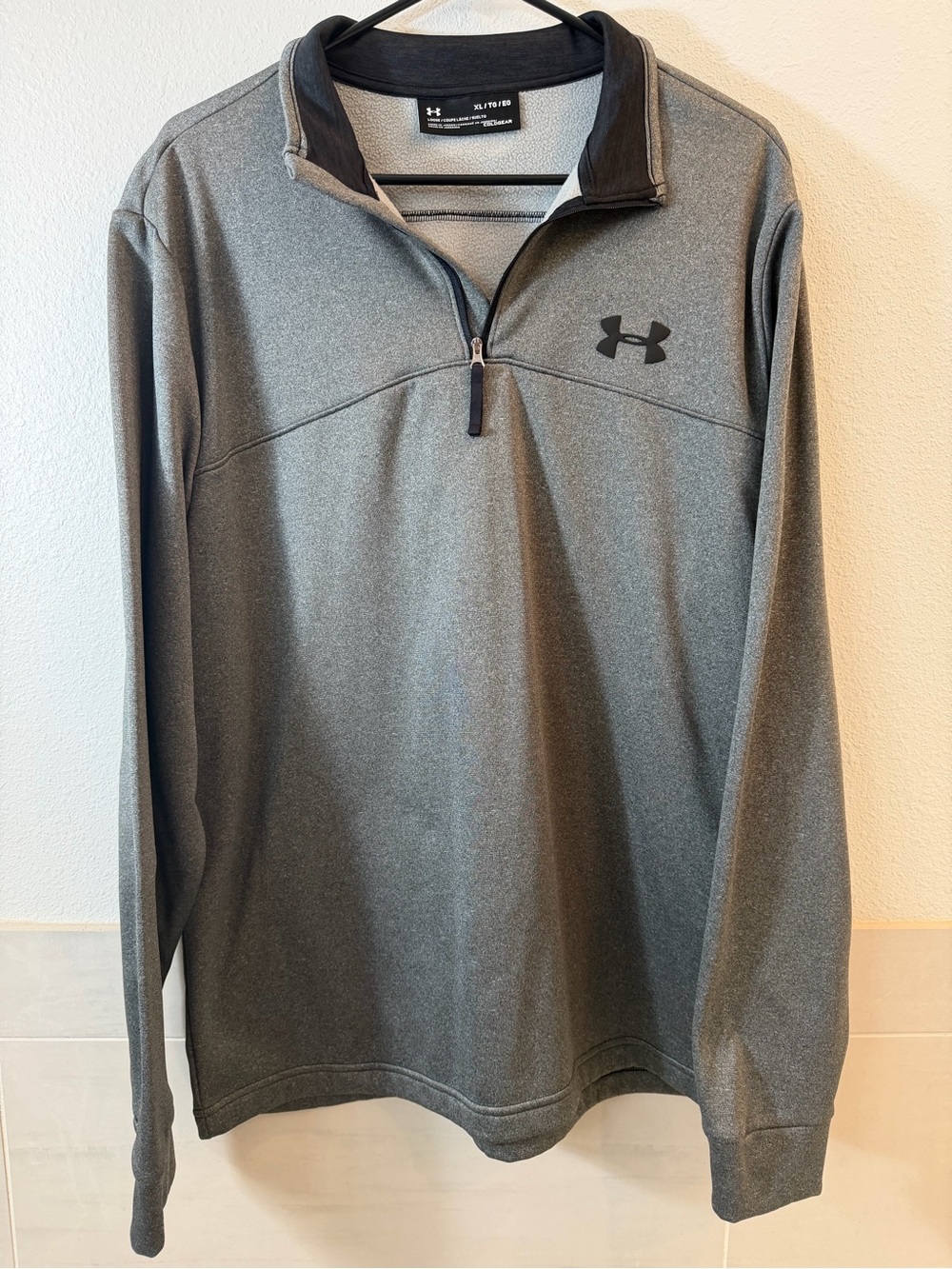 Under Armour Men’s Gray Quarter-Zip Pullover Sweatshirt